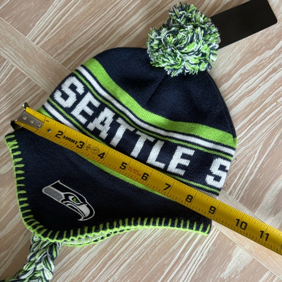 Official NFL Seattle Seahawks|Youth logo beanie with braided tassels•••NWT - Picture 6 of 7